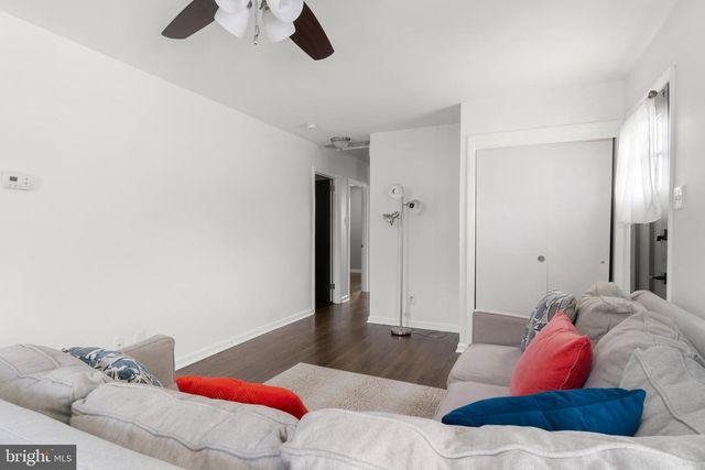 8 ADAMS AVE, Mount Ephraim, NJ 08059