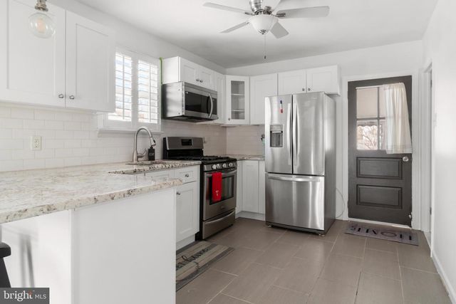 8 ADAMS AVE, Mount Ephraim, NJ 08059