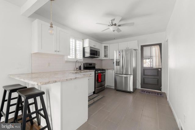 8 ADAMS AVE, Mount Ephraim, NJ 08059