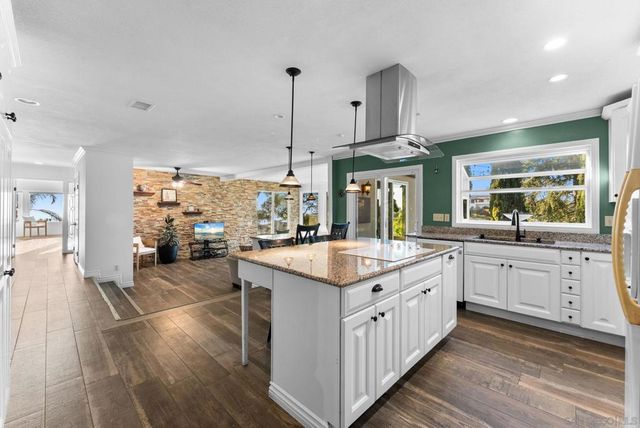 29059 Meadow Glen Way W, Escondido, CA 92026