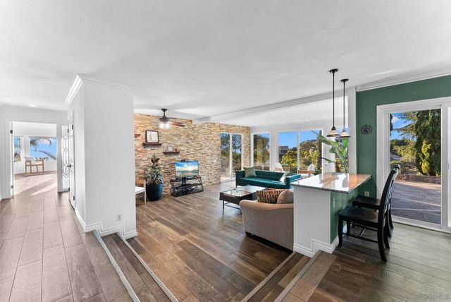 29059 Meadow Glen Way W, Escondido, CA 92026