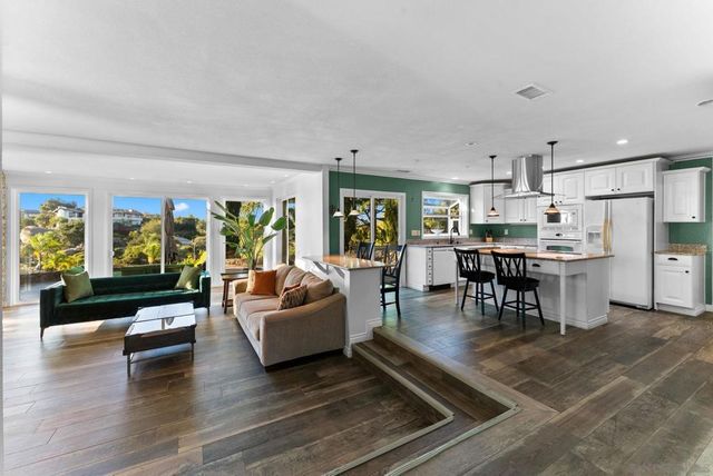 29059 Meadow Glen Way W, Escondido, CA 92026