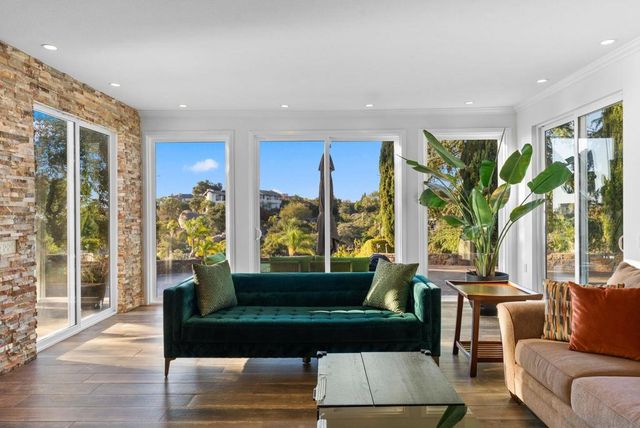 29059 Meadow Glen Way W, Escondido, CA 92026