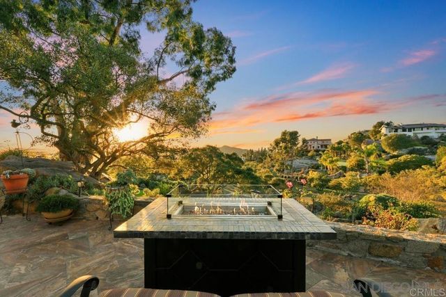 29059 Meadow Glen Way W, Escondido, CA 92026