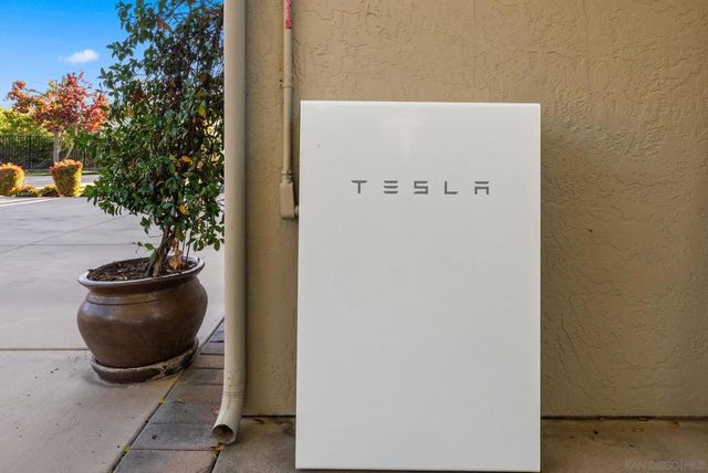 29059 Meadow Glen Way W, Escondido, CA 92026