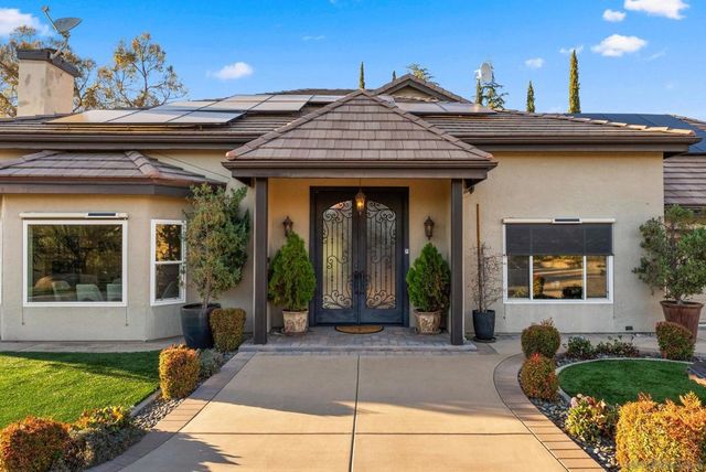 29059 Meadow Glen Way W, Escondido, CA 92026