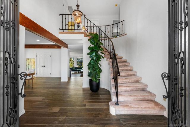 29059 Meadow Glen Way W, Escondido, CA 92026