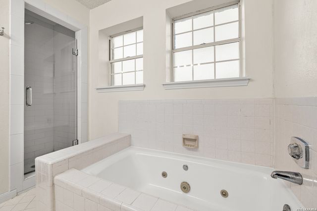 16710 Henderson Pass, San Antonio, TX 78232