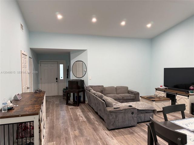 2225 SE 5th Place, Homestead, FL 33033