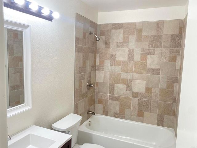 13222 Salmon River 201, San Diego, CA 92129