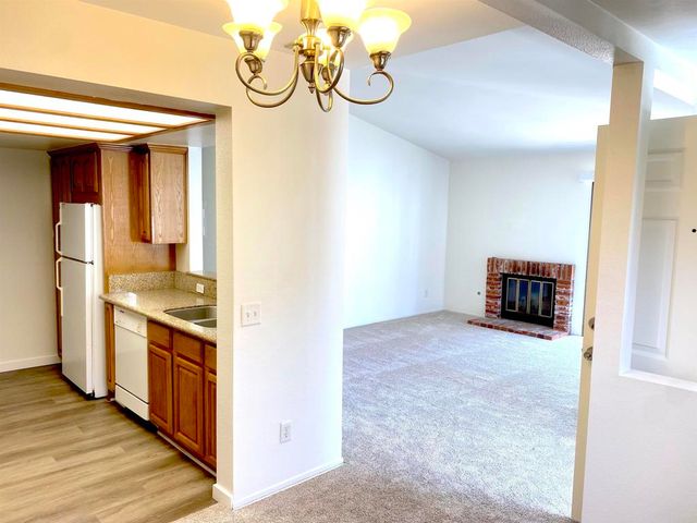 13222 Salmon River 201, San Diego, CA 92129