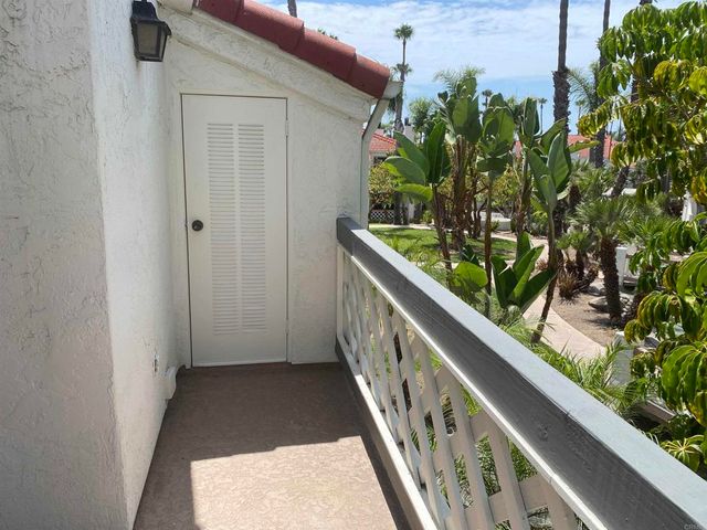13222 Salmon River 201, San Diego, CA 92129