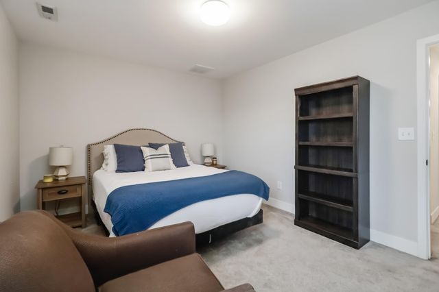 1952 Tidewater Flat, Lexington, KY 40509