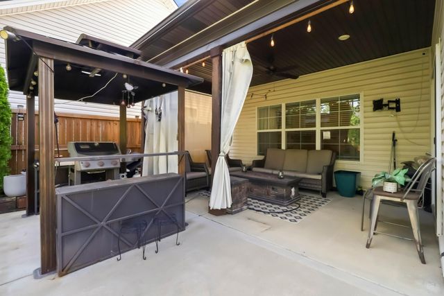 1952 Tidewater Flat, Lexington, KY 40509