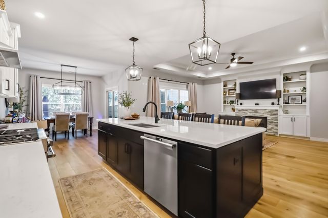 1952 Tidewater Flat, Lexington, KY 40509