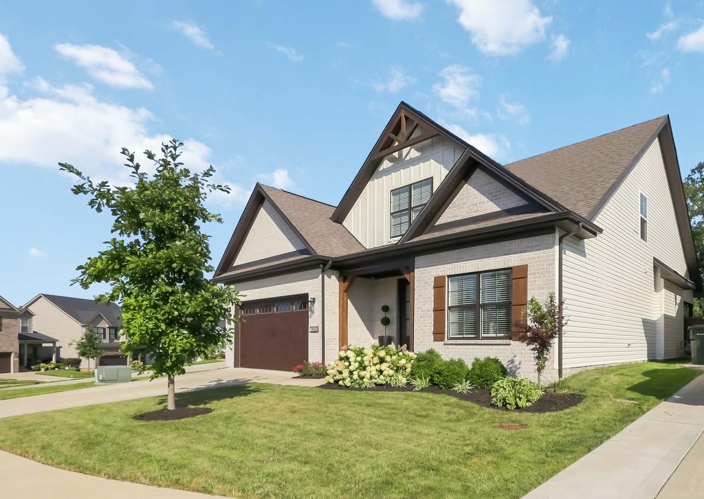 1952 Tidewater Flat, Lexington, KY 40509