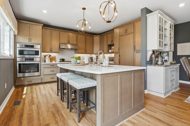 4030 Holly Lane, Oakland Twp, MI 48306