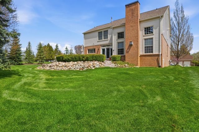 4030 Holly Lane, Oakland Twp, MI 48306