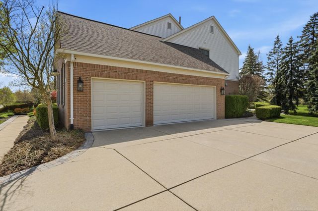 4030 Holly Lane, Oakland Twp, MI 48306