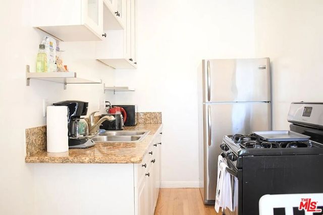 944 12th Street 5, Santa Monica, CA 90403