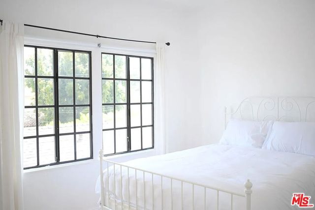944 12th Street 5, Santa Monica, CA 90403