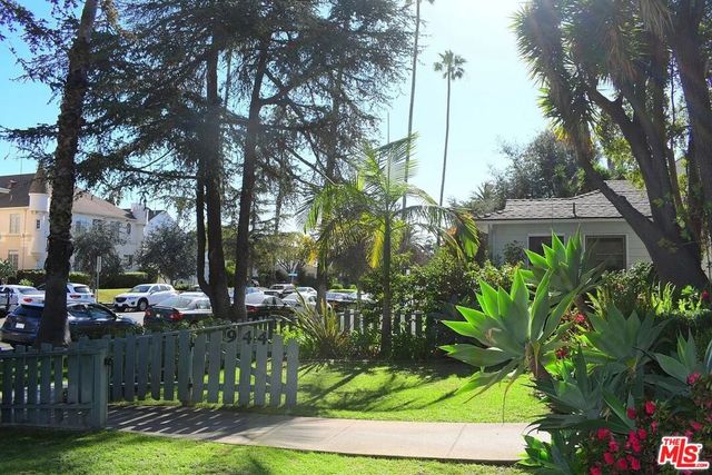 944 12th Street 5, Santa Monica, CA 90403