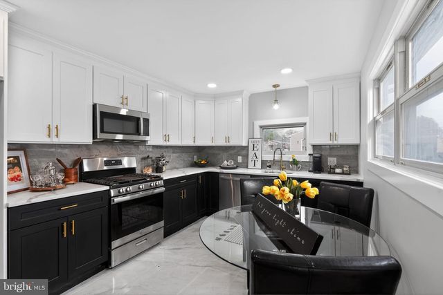 207 CANARY LN, Mount Holly, NJ 08060