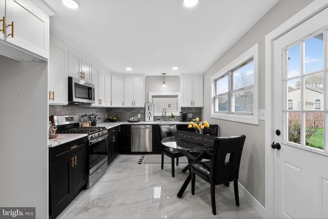 207 CANARY LN, Mount Holly, NJ 08060