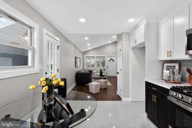 207 CANARY LN, Mount Holly, NJ 08060