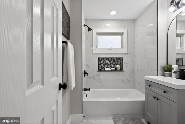 207 CANARY LN, Mount Holly, NJ 08060