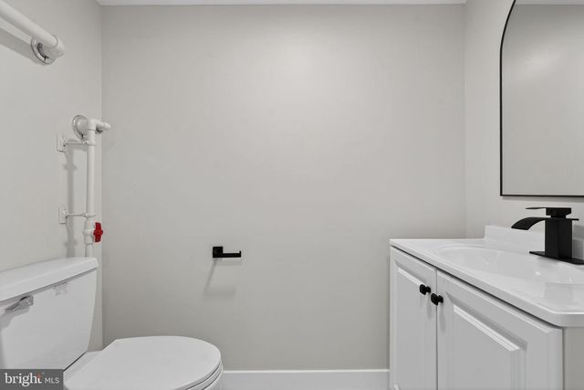 207 CANARY LN, Mount Holly, NJ 08060