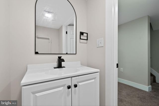 207 CANARY LN, Mount Holly, NJ 08060