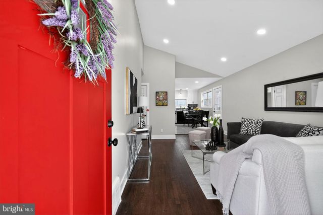 207 CANARY LN, Mount Holly, NJ 08060