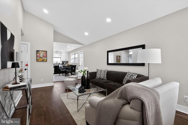 207 CANARY LN, Mount Holly, NJ 08060