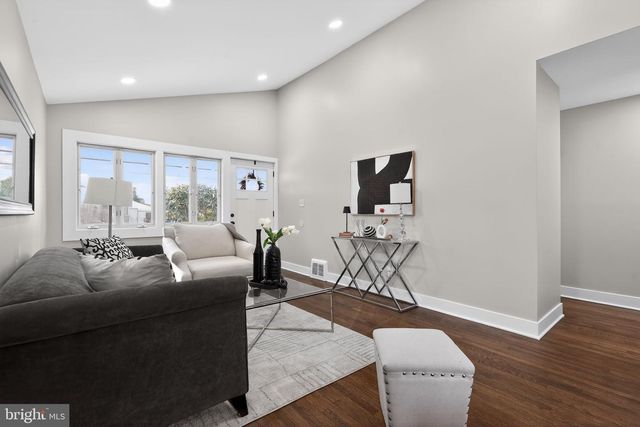 207 CANARY LN, Mount Holly, NJ 08060