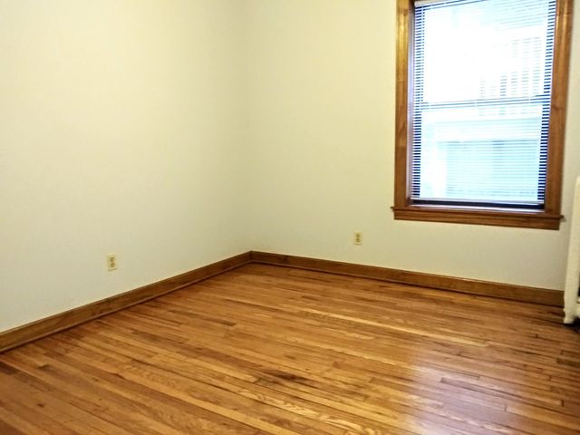 705 W Cornelia Avenue 3, Chicago, IL 60657