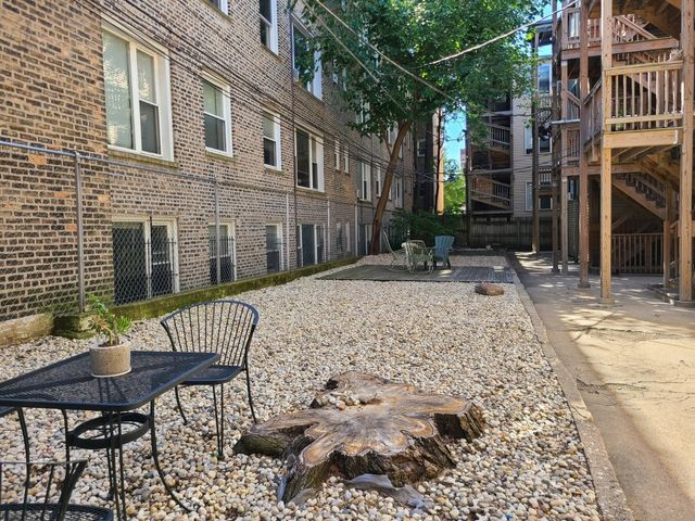 705 W Cornelia Avenue 3, Chicago, IL 60657