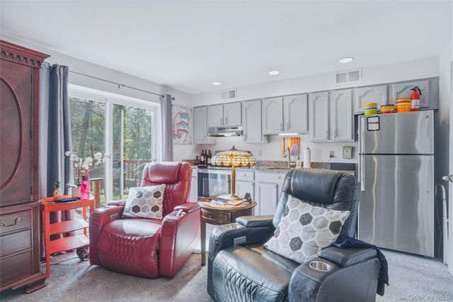 6 Taber Place, Marlboro, NY 12542