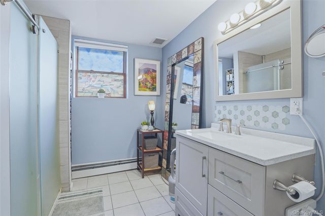 6 Taber Place, Marlboro, NY 12542