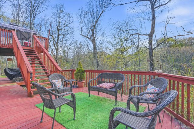 6 Taber Place, Marlboro, NY 12542