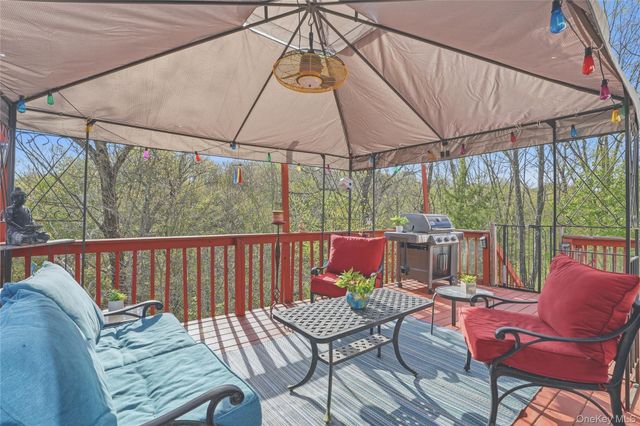 6 Taber Place, Marlboro, NY 12542