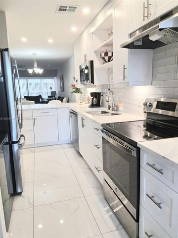 1150 Boxwood Drive 101, Delray Beach, FL 33445