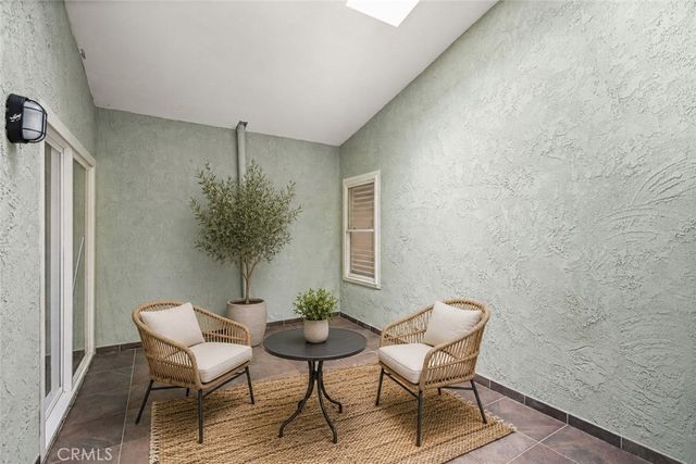 7 Atlanta, Irvine, CA 92620