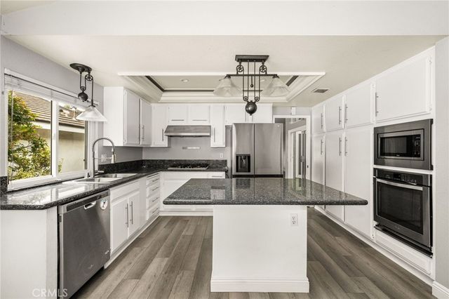 7 Atlanta, Irvine, CA 92620
