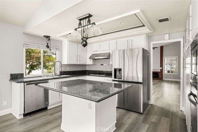 7 Atlanta, Irvine, CA 92620