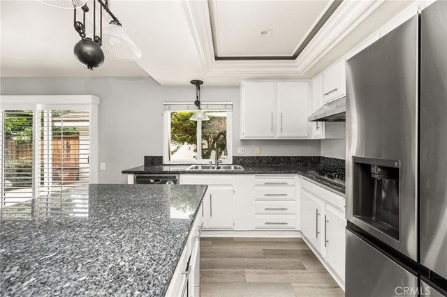 7 Atlanta, Irvine, CA 92620