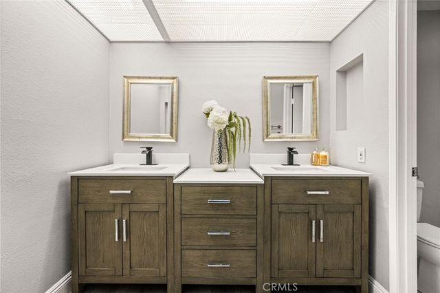 7 Atlanta, Irvine, CA 92620
