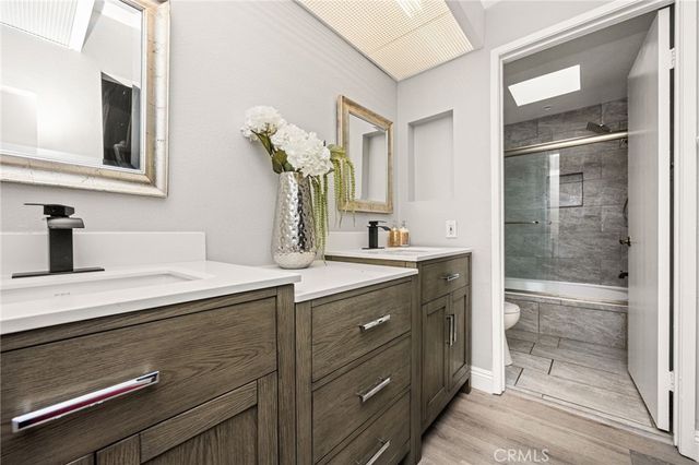 7 Atlanta, Irvine, CA 92620