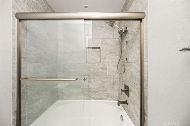 7 Atlanta, Irvine, CA 92620