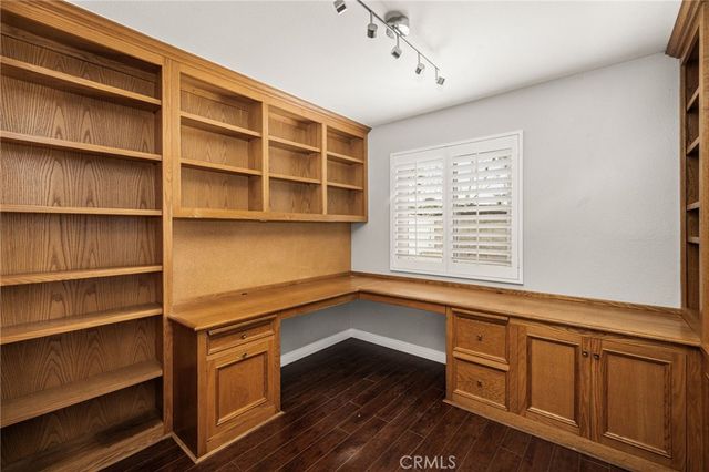 7 Atlanta, Irvine, CA 92620